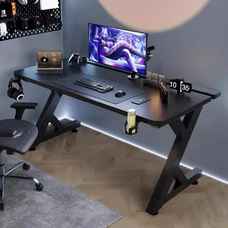 Q Minimalist Black Computer De - Desk Setup No Computer recensione e prezzo