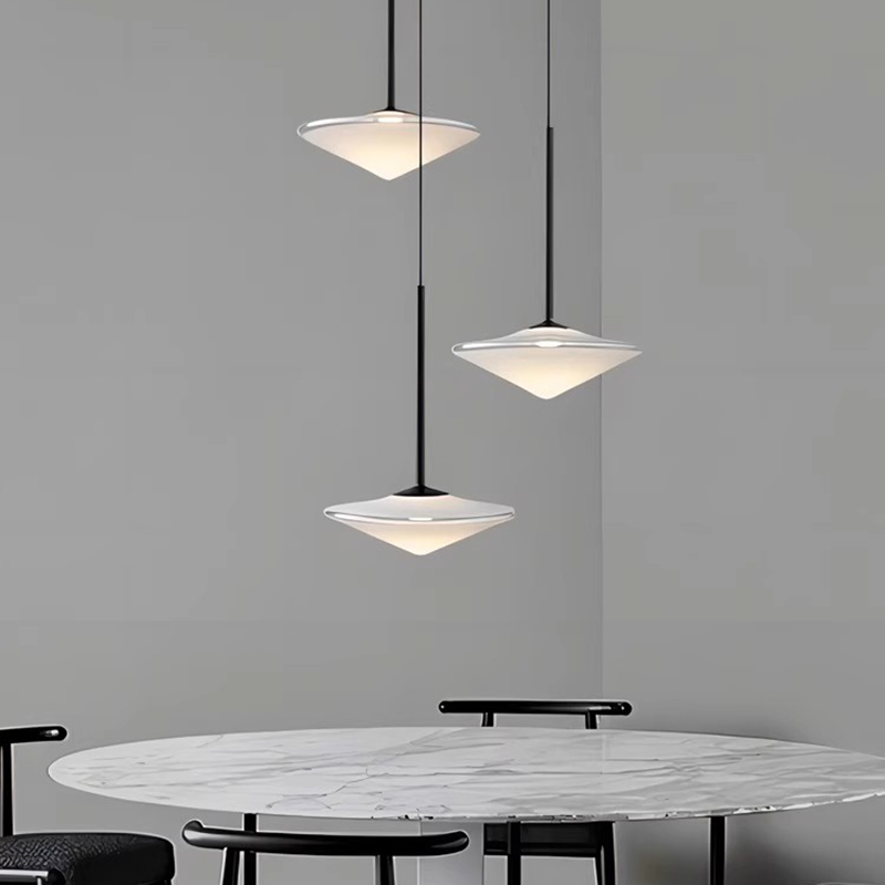 Modern Flying Saucer Glass Pen - Desk Setup White recensione e prezzo